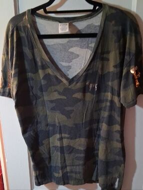 PINK Victoria's Secret Gray Camo V-Neck Tee